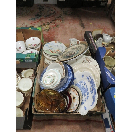 99 - A LARGE QUANTITY OF ASSORTED CERAMICS AND GLASS WARE OVER SEVERAL TRAYS