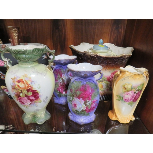 213 - A  COLLECTION OF DECORATIVE VASES TO INCLUDE TWIN HANDLE VASES (14)