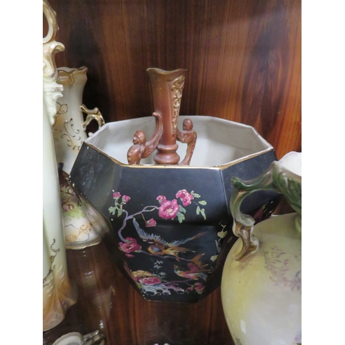 213 - A  COLLECTION OF DECORATIVE VASES TO INCLUDE TWIN HANDLE VASES (14)