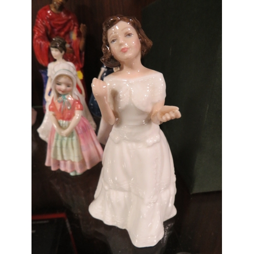 267 - SIX ASSORTED ROYAL DOULTON FIGURES TO INCLUDE 