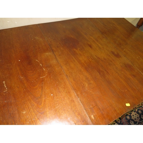 718 - A THREE PIECE MAHOGANY EXTENDING TABLE