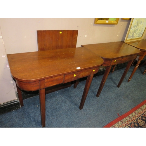 718 - A THREE PIECE MAHOGANY EXTENDING TABLE