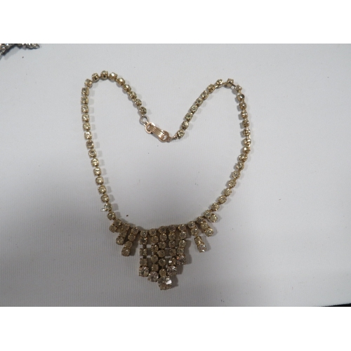 309 - A QUANTITY OF VINTAGE JEWELLERY INCLUDING FRENCH JET NECKLACE