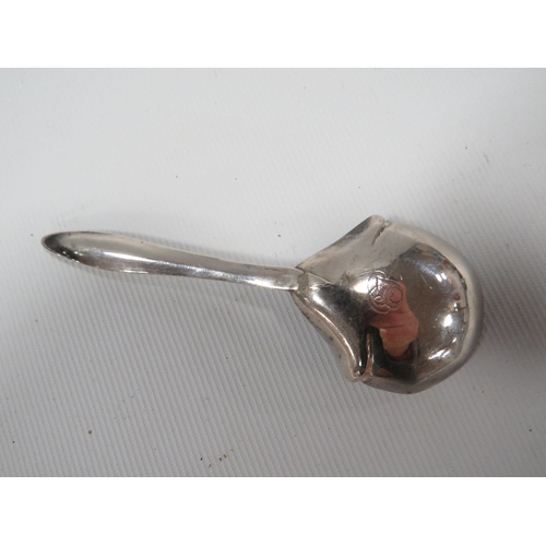 314 - AN ANTIQUE ENGRAVED SILVER CADDY SPOON - BIRMINGHAM 1817