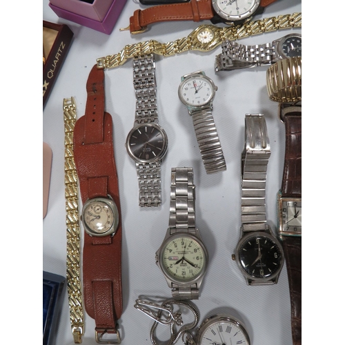 322 - A TRAY OF ASSORTED MODERN AND VINTAGE  WRIST WATCHES TO INCLUDE TIMEX, SEKONDA ETC