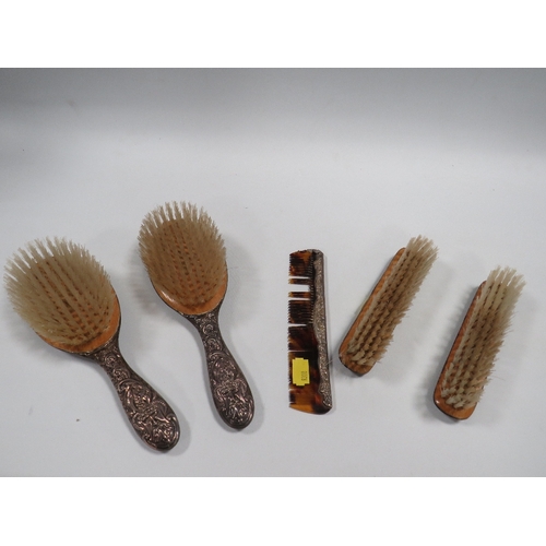 330 - A SELECTION OF HALLMARKED SILVER BACK BRUSHES WITH A COMB