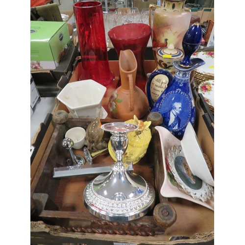 110 - A TRAY OF ASSORTED CERAMICS TO INCLUDE AS SHELLY , DECANTER, PRODUCED MAY 1914 A CENTENARY SOUVENIR ... 