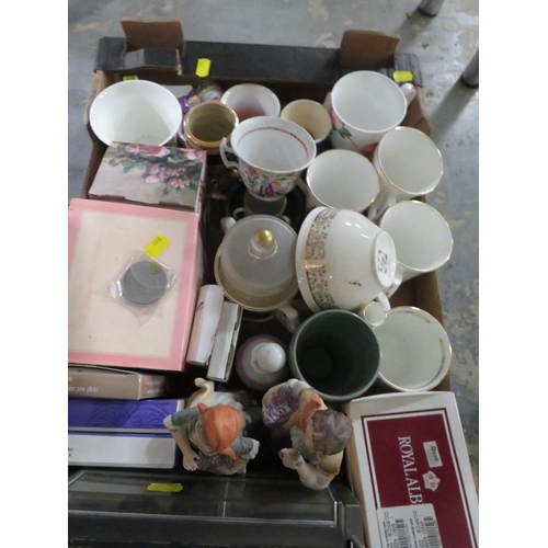 120 - A QUANTITY OF SUNDRIES TO INCLUDE CERAMICS AND A DRAW CONTAINING SILVER PLATED FLAT WARE