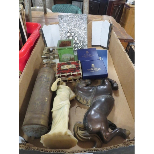 146 - A VINTAGE METAL WASHSTAND TOGETHER WITH A VINTAGE INDIAN THROW & A TRAY OF COLLECTABLES