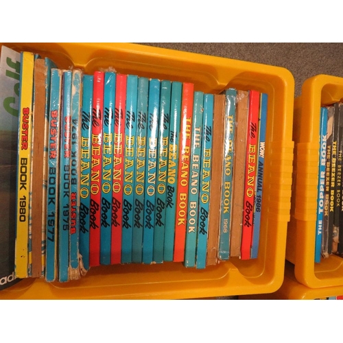 163 - A LARGE QUANTITY OF VINTAGE CHILDREN'S ANNUALS TO INCLUDE BEANO, WIZARD AND CHIPS, THE DANDY ETC (7 ... 