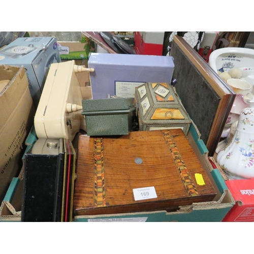 169 - A TRAY OF COLLECTABLE BOXES TO INCLUDE A COLOURED TUNBRIDGE WARE STYLE EXAMPLE