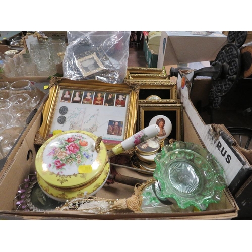 171 - A TRAY OF ASSORTED MINIATURE PICTURE FRAMES, MAGNIFYING GLASS, DRESSING TABLE MIRROR ETC