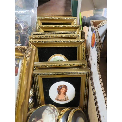 171 - A TRAY OF ASSORTED MINIATURE PICTURE FRAMES, MAGNIFYING GLASS, DRESSING TABLE MIRROR ETC