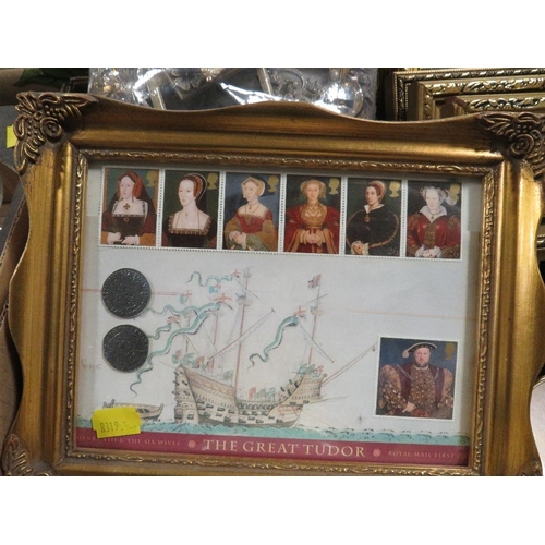 171 - A TRAY OF ASSORTED MINIATURE PICTURE FRAMES, MAGNIFYING GLASS, DRESSING TABLE MIRROR ETC