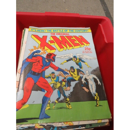 173 - A LARGE QUANTITY OF VINTAGE COMIC BOOKS AND ANNUALS TO INCLUDE BUSTER, X-MEN, PANINI STICKER ALBUMS ... 