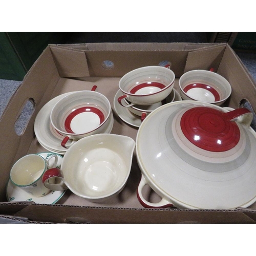 177 - A SMALL QUANTITY OF SUSIE COOPER ART DECO DINNERWARE TO INCLUDE A LIDDED TUREEN