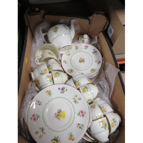 181 - A VINTAGE ROYAL DOULTON FLORAL PATTERN TEASET