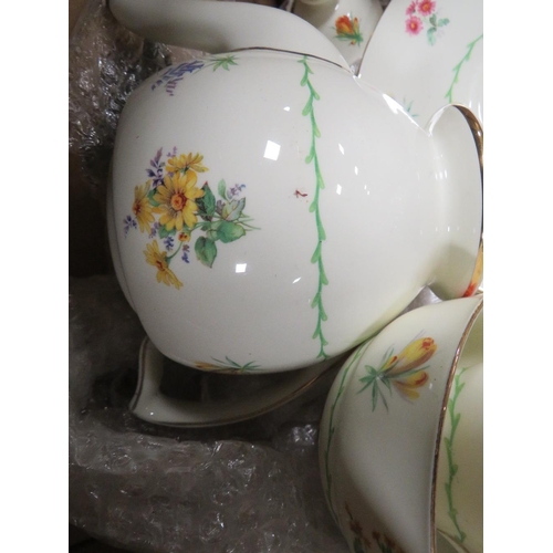 181 - A VINTAGE ROYAL DOULTON FLORAL PATTERN TEASET