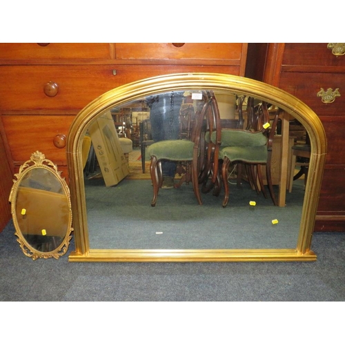 771 - A MODERN ARCHED GILT OVERMANTLE MIRROR & A SMALL OVAL MIRROR (2)