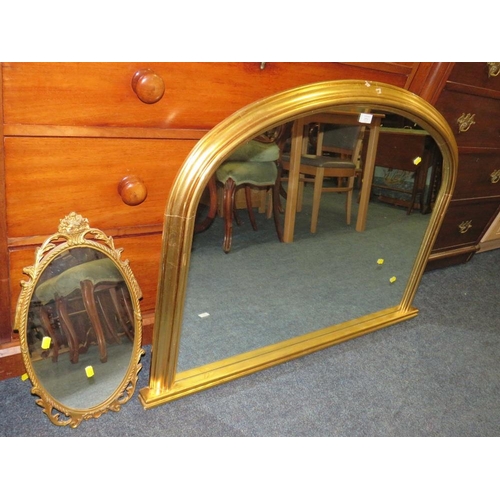 771 - A MODERN ARCHED GILT OVERMANTLE MIRROR & A SMALL OVAL MIRROR (2)