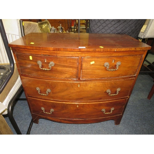 792 - AN ANTIQUE MAHOGANY BOW FRONTED FOUR DRAWER CHEST - W 88 cm