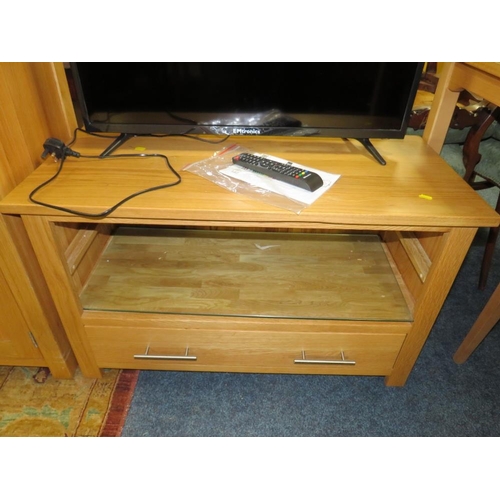 800 - A MODERN TV CABINET WITH AN EMTRONICS 31