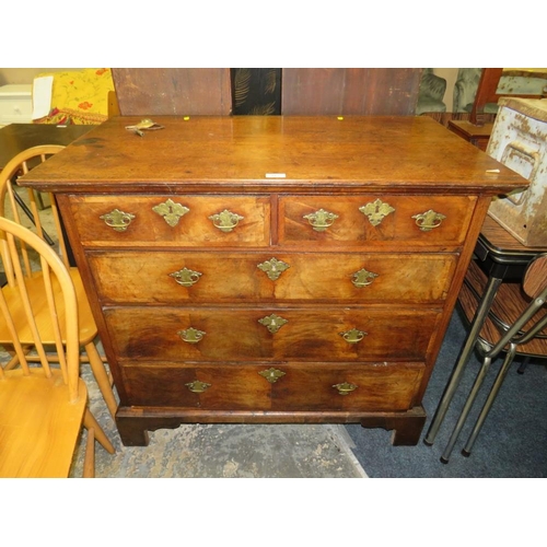 827 - A 19TH CENTURY & LATER OAK AND WALNUT FIVE DRAWER CHEST WITH CROSSBANDED DETAIL - H 91 cm, W 100 cm