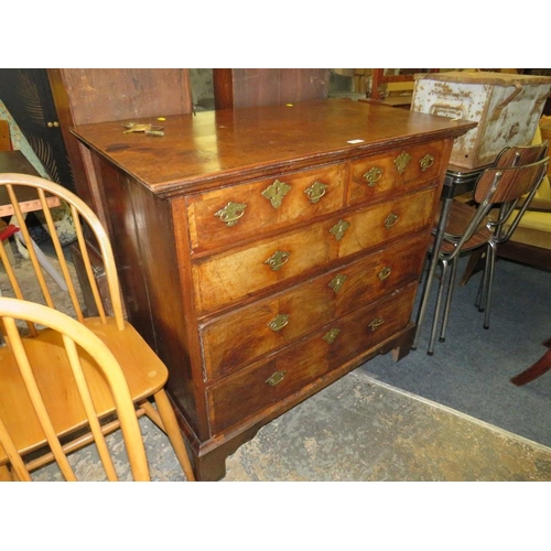 827 - A 19TH CENTURY & LATER OAK AND WALNUT FIVE DRAWER CHEST WITH CROSSBANDED DETAIL - H 91 cm, W 100 cm