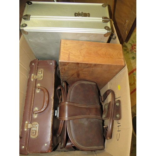 94 - A BOX OF ASSORTED VINTAGE CASES TO INCLUDE LEATHER EXAMPLES