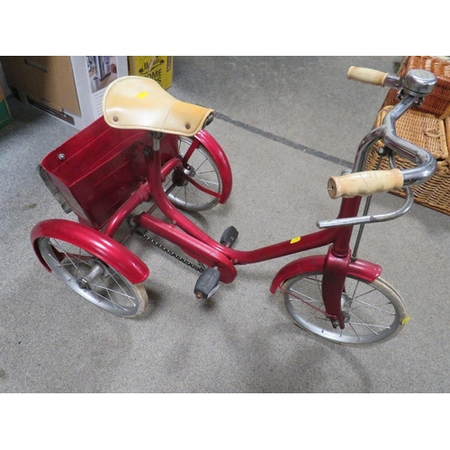 196 - A VINTAGE CHILDS TRIKE