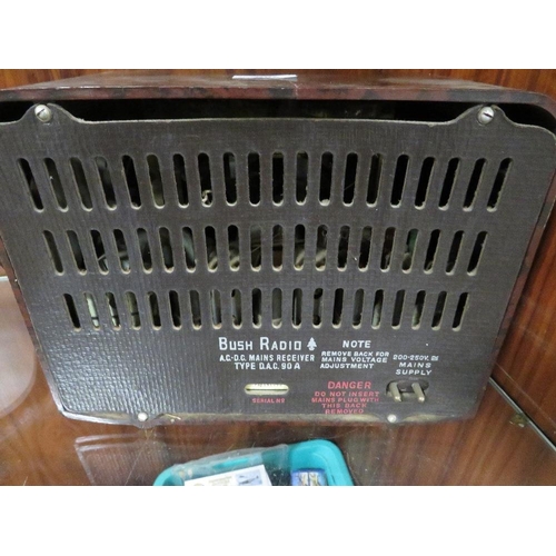 206 - A VINTAGE BAKELITE BUSH RADIO A/F