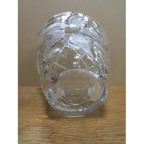 262 - A VINTAGE CUT GLASS VASE