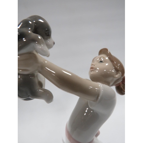 301 - TWO SMALL LLADRO FIGURINES