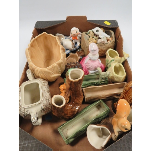 307 - A TRAY OF COLLECTABLE CERAMICS TO INCLUDE WADE, WEDGWOOD, COALPORT ETC