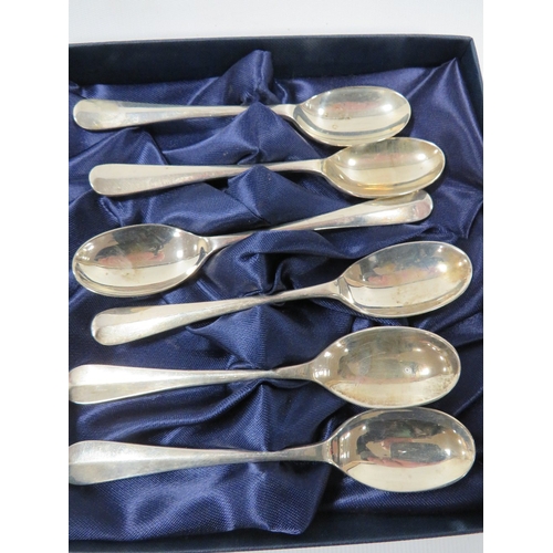 344 - A SET OF SIX HALLMARKED SILVER TEA SPOONS TOGETHER WITH FIVE ASSORTED SILVER PLATED LOBSTER PICKS