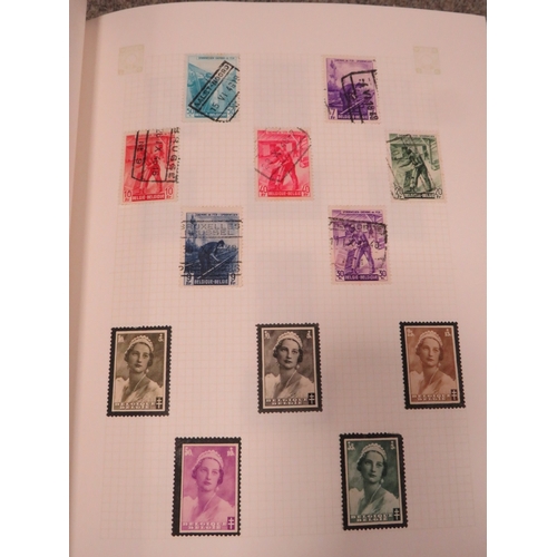 438 - THREE ALBUMS OF STAMPS TO INCLUDE ONE MAINLY COMMONWEALTH WITH VICTORIAN EXAMPLES AND TWO ALBUMS OF ... 