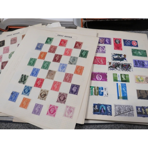 438 - THREE ALBUMS OF STAMPS TO INCLUDE ONE MAINLY COMMONWEALTH WITH VICTORIAN EXAMPLES AND TWO ALBUMS OF ... 