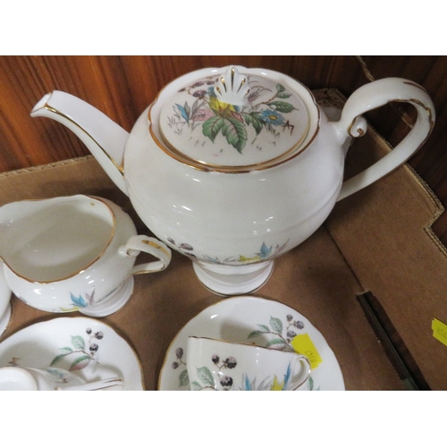 249 - AN AYNSLEY 15PC 'BERRY LANE' TEASET