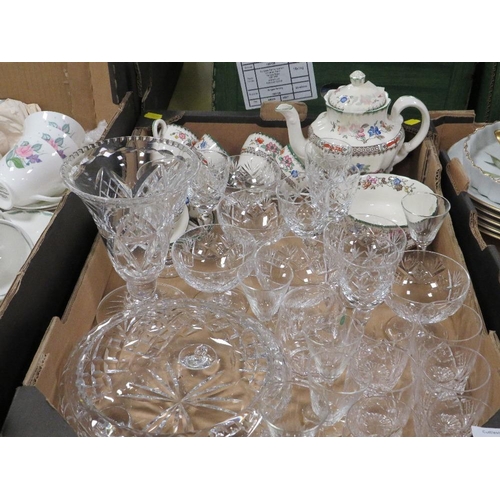 114 - A TRAY OF CERAMICS AND GLASS TO INCLUDE A EDINBURGH CRYSTAL CUT GLASS BOWL