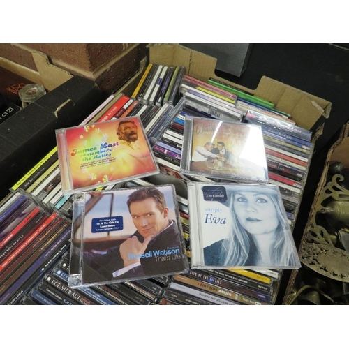 141 - TWO TRAYS OF ASSORTED CDS ( UNCHECKED ) MAINLY CLASSICAL