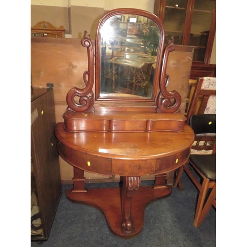 788 - A VICTORIAN MAHOGANY DUCHESS STYLE DRESSING TABLE