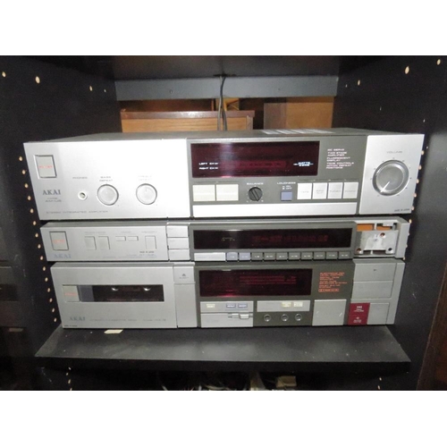 789 - A RETRO AKAI STACKING STEREO SYSTEM IN CABINET - HOUSE CLEARANCE