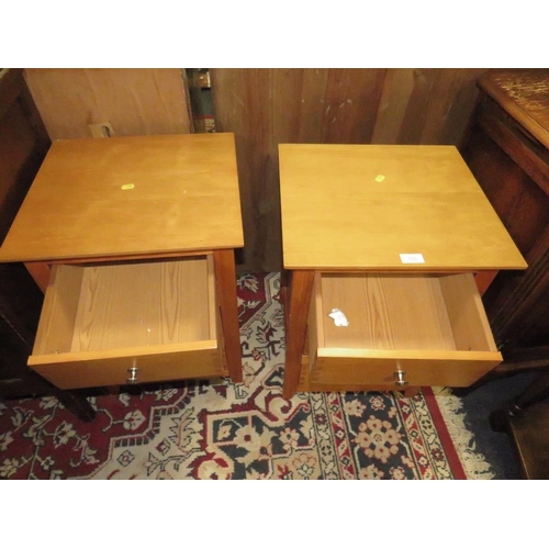 795 - A PAIR OF MODERN 3 DRAWER BEDSIDE CHESTS