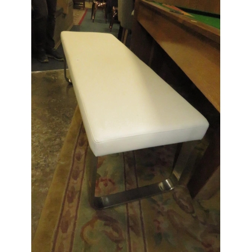 808 - A MODERN WHITE UPHOLSTERED STOOL - L 137 cm