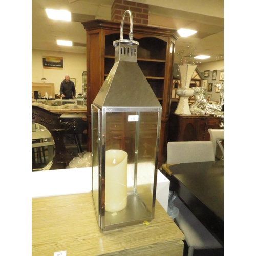 812 - A LARGE METAL CANDLE LANTERN H-84 CM