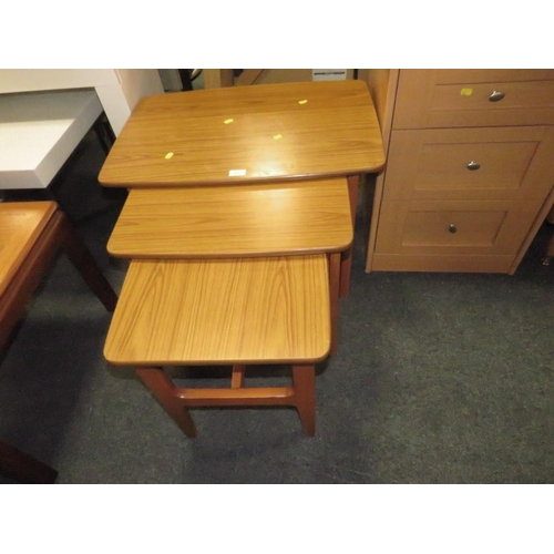 835 - A MID CENTURY SCHREIBER NEST OF TABLES WITH A TEAK G-PLAN COFFEE TABLE