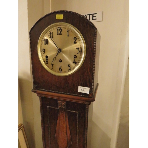 841 - AN OAK GRANDMOTHER CLOCK