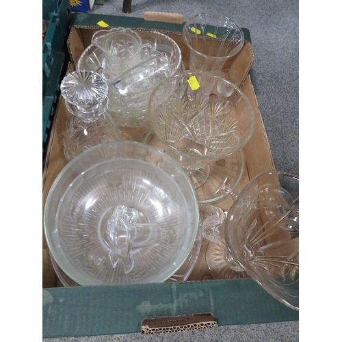 170 - THREE TRAYS OF ASSORTED GLASS WARE TO INCLUDE VASES (PLASTIC TRAYS NOT INCLUDED )