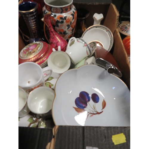 178 - THREE TRAYS OF ASSORTED CERAMICS TO INCLUDE ROYAL ALBERT COLLECTORS PLATES