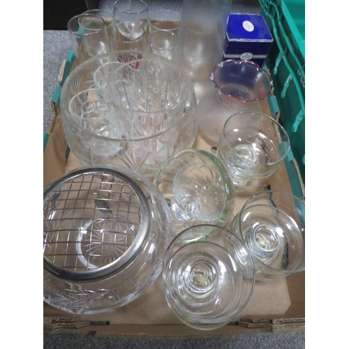 183 - FIVE TRAYS OF ASSORTED GLASS WARE TO INCLUDE A FRUIT BOWL